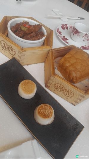 鍾廚位於銅鑼灣勿地臣街1號時代廣場12樓1201號舖，環境舒