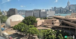 尖沙咀太空館方向面海係一個打卡既好地方，加上海風吹埋嚟真係好
