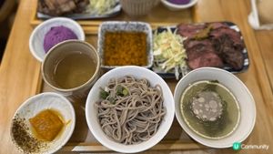 隱身紅磡寶石戲院樓下的木系日式食堂，日嚐，主打慢煮定食套餐，