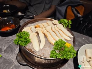 深圳美食。芸山季-菇菇火鍋。皇廷廣場，海螺片非常新魷爽口，老