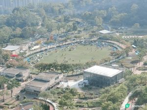 佐敦谷公園。。無論小朋友或大人都岩去。可以放風箏。。大草原任
