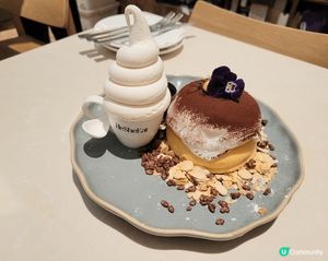 朱古力麻糬梳乎厘班戟 
全塊麻糬舖在班戟上面，一切軟軟綿綿