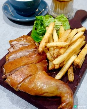 生唔生酮 都有得揀 . 烤脆皮乳豬