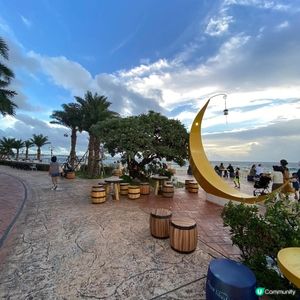 放假去邊度？美國村人山人海！🏖️