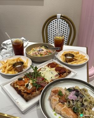 豬仔夢幻晚餐！少女心爆發～ 💕🐷