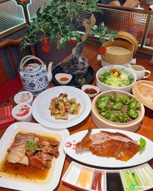 滿場故宮紅燈籠京菜館，片鴨表演睇到治癒