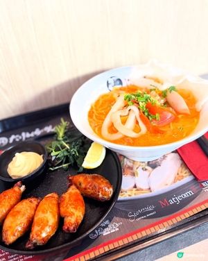 中環街市拉麵店🍜Lunch hour現人龍