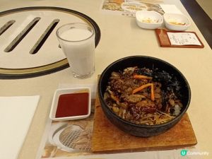 熱辣辣石頭鍋飯