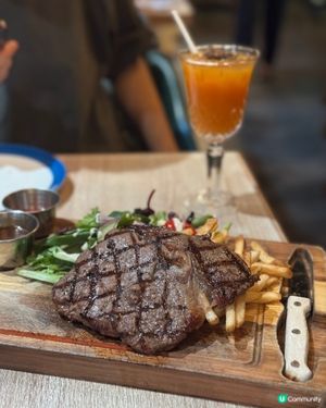 露台海景扒房主打海鮮肉類燒烤😍