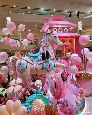 「駿馬星馳 錦簇而至」