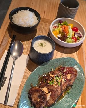 Peko Peko 既午餐定食選擇都很多，當中既牛舌和牛面脥