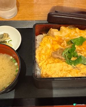 位於博多站的美味親子丼