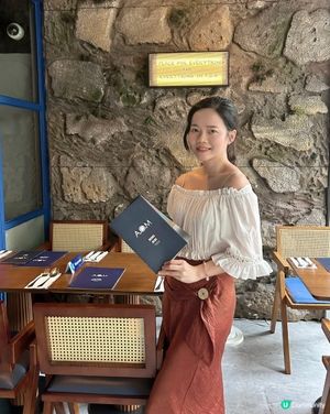 上星期去過西營盤有間餐廳食物用心值得收藏,有室內外座位,木質