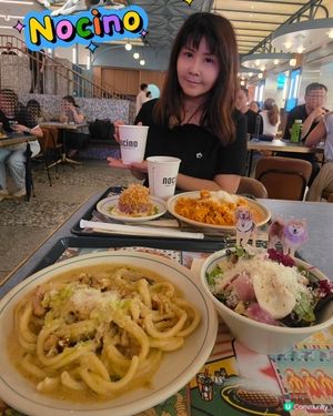 喺中環怡和大廈地庫呢個 food court 入面，竟然藏住