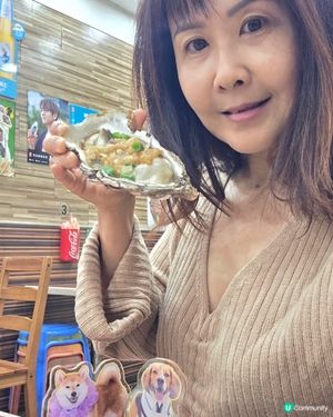 Hello 「隨便坐」啦. 
有次經過隨便坐，同仔仔試過一次
