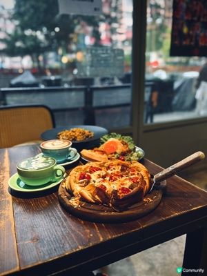新蒲崗港式懷舊cafe！必試酥皮薄餅🍕😋