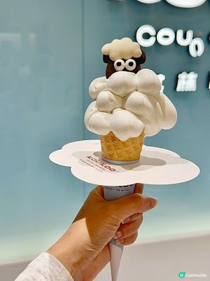 在深圳灣，遇見一隻小羊雪糕。