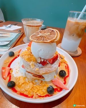 元朗必食！🍓冰火麻糬草莓鬆餅＋Dirty咖啡☕️滿足二重奏！