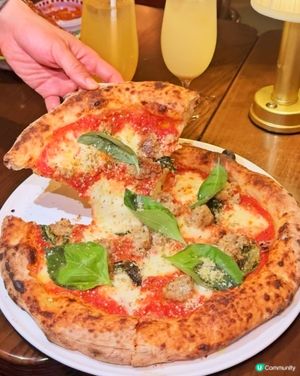 人氣拿玻里pizza🍕