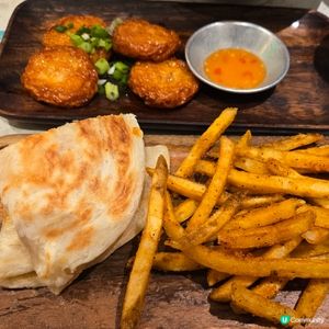 芝士火腿手抓餅+墨魚餅