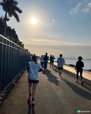 運動提神！🧠💪 20分鐘快走，醒神返工！