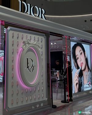 Fancy Dior booth 