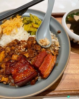 下午茶肉燥飯！😋