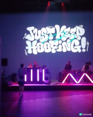 《Just Keep Hoofing!》跳走辦公室壓抑！