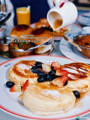 山頂早餐嘆世界！🍞🥞 飽覽維港美景！😍