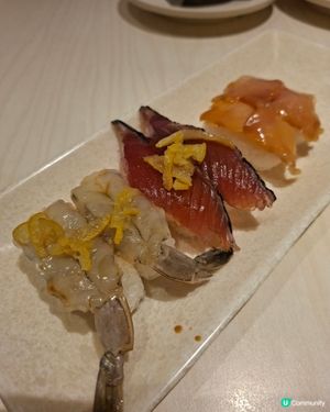 柚子醬油漬鰹魚：
選用魚味濃郁的鰹魚，經過醬油醃漬後，搭配柚