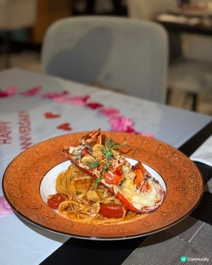 【尖沙咀｜氛圍感滿滿嘅龍蝦盛宴西餐】