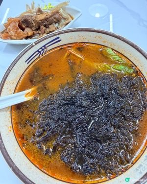 🍜✨銅鑼灣渣甸街竟然俾我搵到一間刀削麵專門店!
舖頭雖然唔