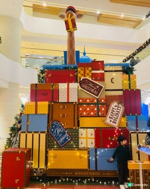 火車捐山窿，聖誕嚟咗太古廣場