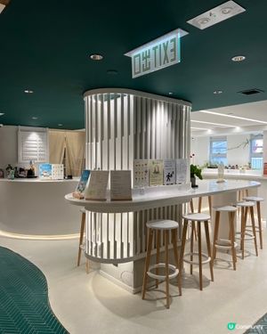 書局入面都有咁舒適嘅空間！又多個地方休息