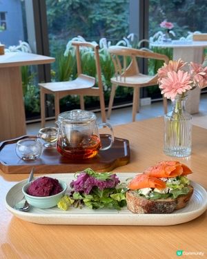 係高山劇場享受下悠閑嘅時刻