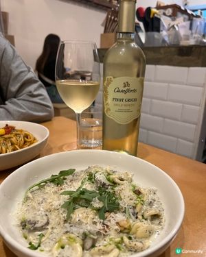 ## 上環新發現！酒香意粉配黑松露貓耳朵 🍝🍷