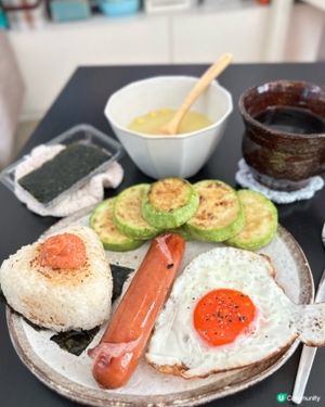 黑色暴雨下的午餐 💕 快靚正剩飯料理