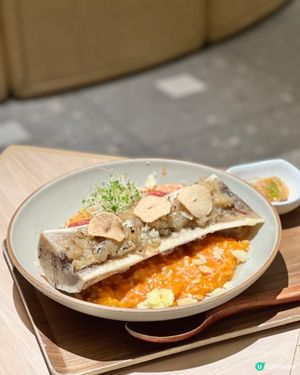 《銅鑼灣特式西餐廳 吸睛原條牛骨髓意大利飯🔥》