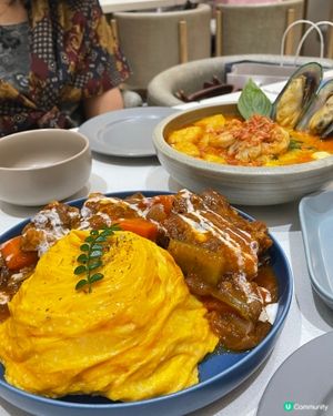 中環慢活嘆世界！😋 燉牛尾蛋包飯超正！