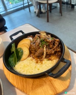 Terrace in seaside嘅weekday lun