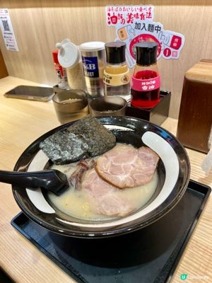 🍜九龍灣拉麵店|味精湯底,味道普通,軟硬度及格

各位拉麵