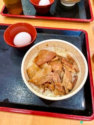 
🍚【Sukiya･深夜食堂幸福感】溫蛋炙燒豚丼+牛丼,兩