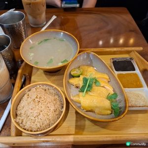 嫩滑的海南雞飯
