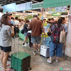  風雨不改睇書展！📚 8號波即將來臨都照去！🌪️