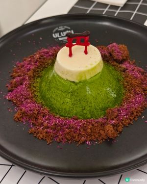 黑白畫風cafe，必點富士芝櫻祭Tiramisu