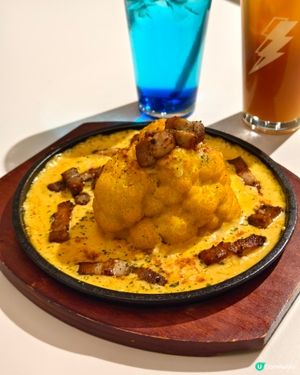 啟德體育園Cafe 1000個網球砌成打咭牆