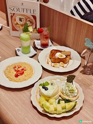 以梳乎厘作主打的西式咖啡店PHI Coffee & Panc