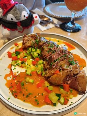 走進 Bushra,第一個感覺是節奏很舒服:燈光偏暖､香料味