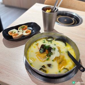 人氣花膠雞米線🍜
