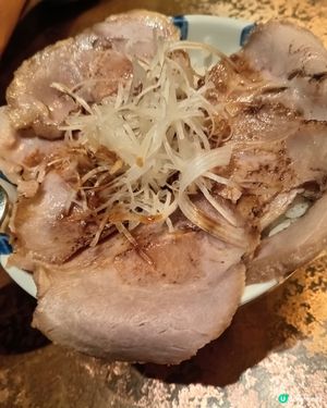 天氣凍凍地
有暖笠笠既過江龍拉麵食~